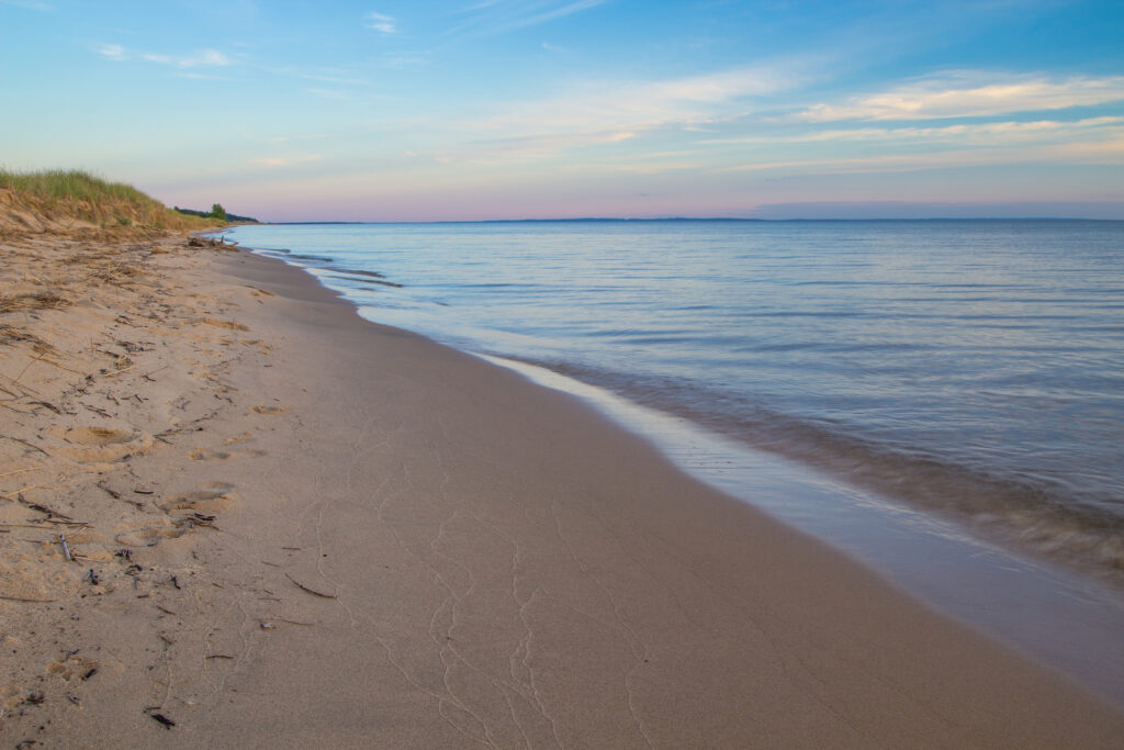 build a home in Glen Arbor, Michigan